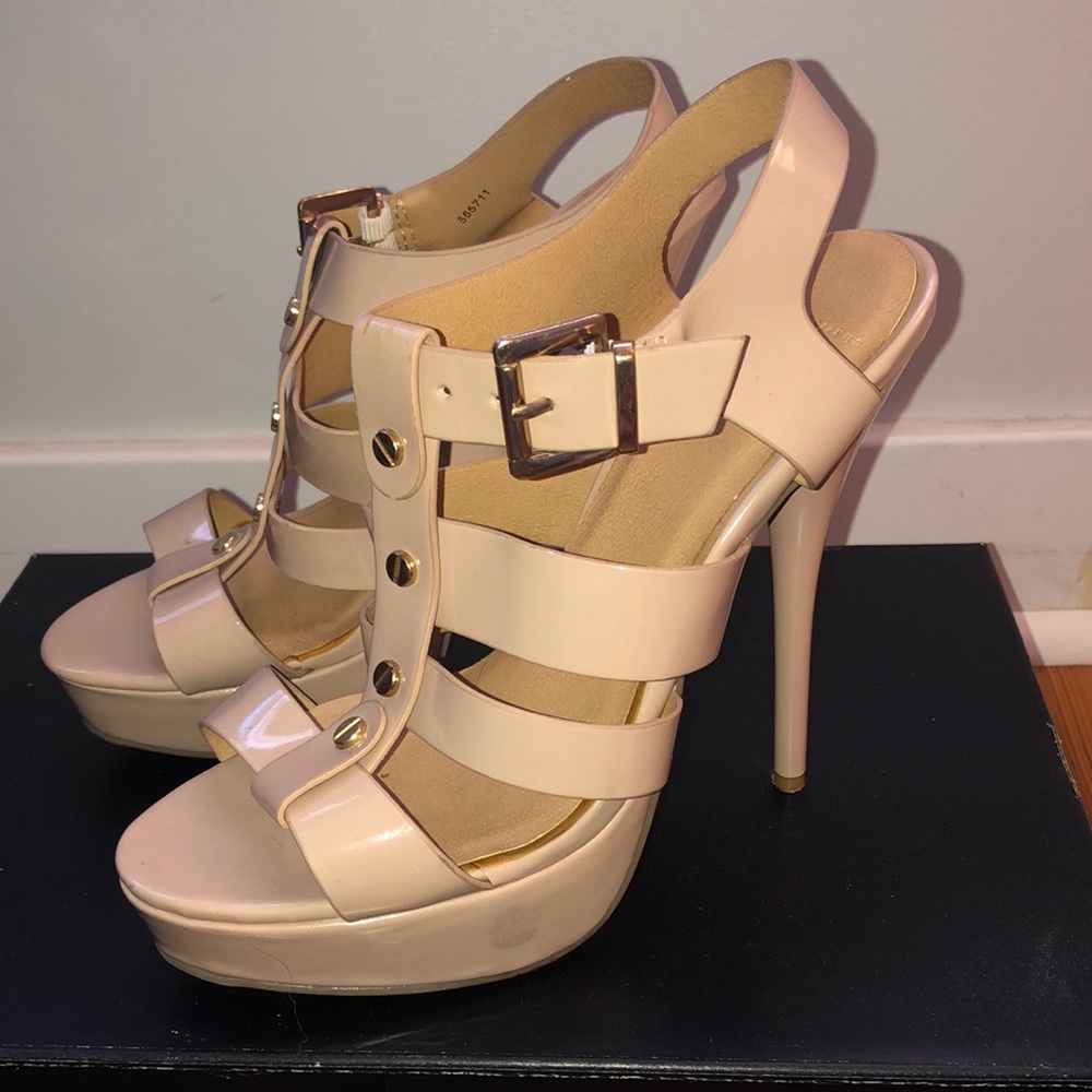 Blush pink heels few blemishes but will still look great on someone’s feet :)